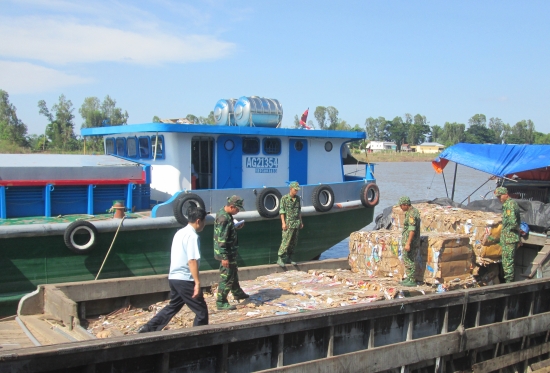 Tạm giữ hơn 11 tấn phế liệu nhập lậu